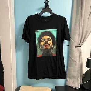 Vibrant Weeknd Black Short Sleeve Tee